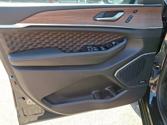 2023 Jeep Grand Cherokee Summit