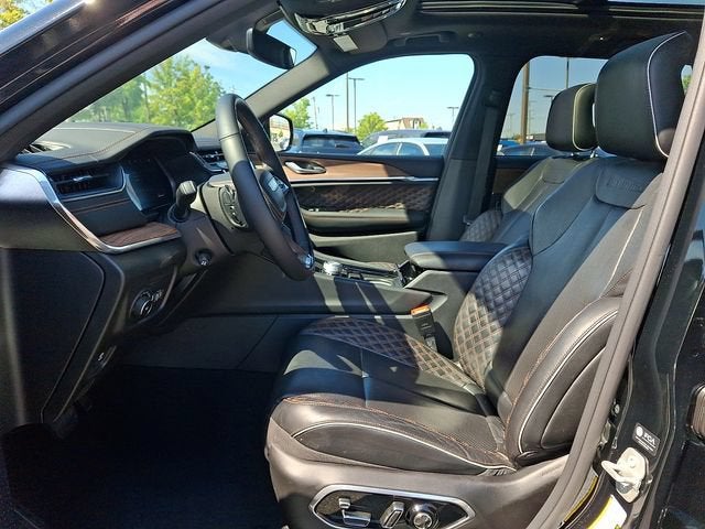2023 Jeep Grand Cherokee Summit