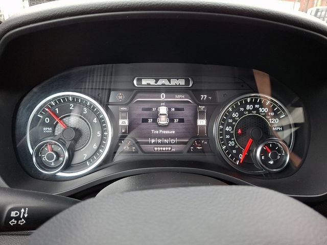 2023 RAM 1500 Big Horn Crew Cab 4x4 5'7" Box
