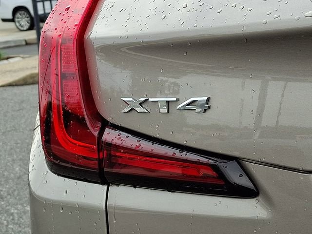 2024 Cadillac XT4 Luxury