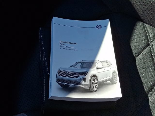 2024 Volkswagen Atlas 2.0T Peak Edition SE w/Technology