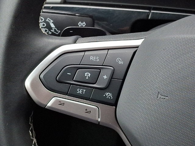2025 Volkswagen Atlas Cross Sport 2.0T SE