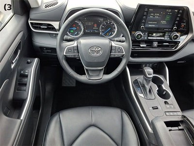 2022 Toyota Highlander Hybrid XLE