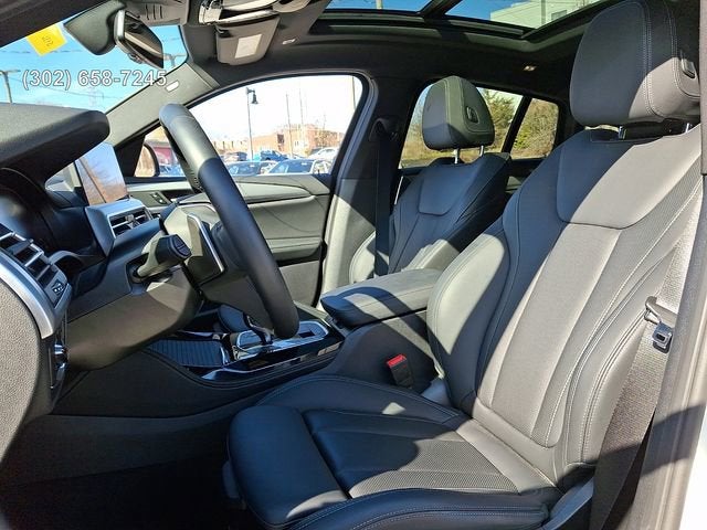 2025 BMW X4 xDrive30i