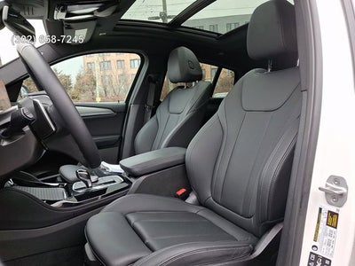2025 BMW X4 xDrive30i