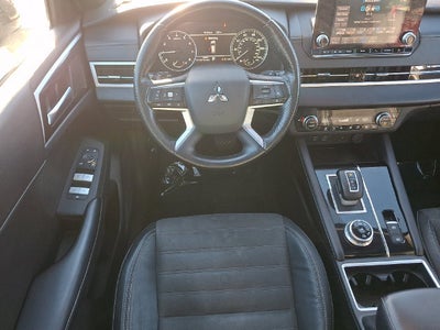 2022 Mitsubishi Outlander SE