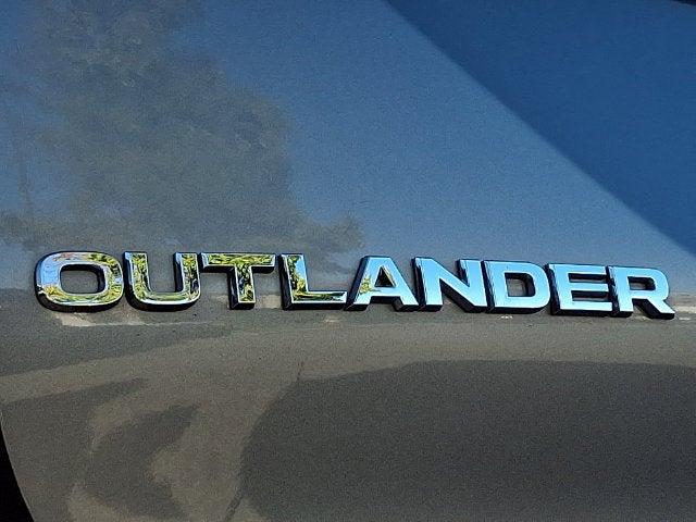 2022 Mitsubishi Outlander SE