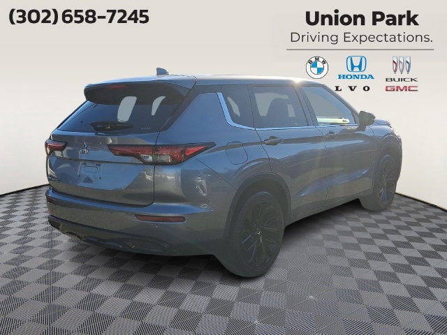 2022 Mitsubishi Outlander SE