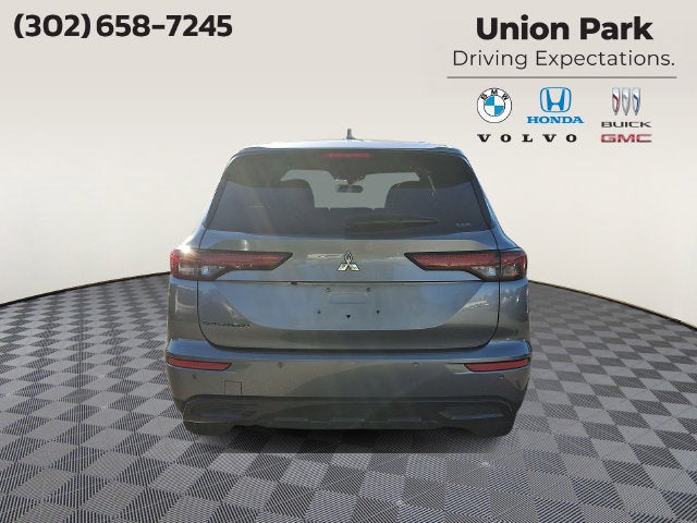 2022 Mitsubishi Outlander SE