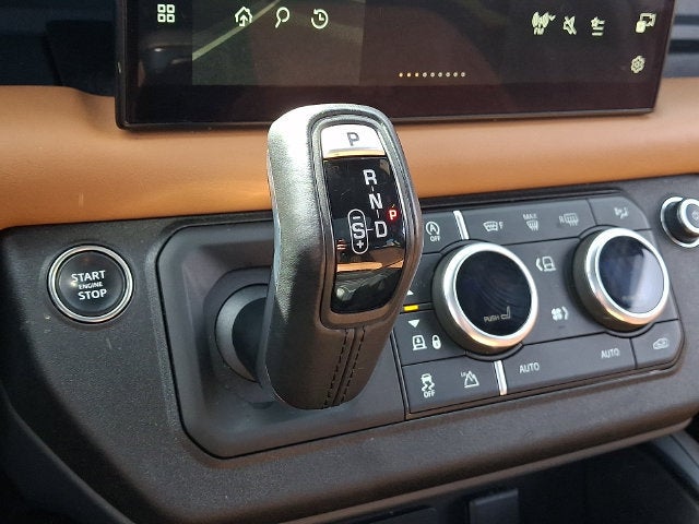 2023 Land Rover Defender 130 X-Dynamic SE
