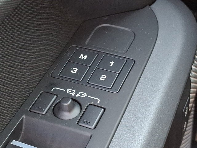2023 Land Rover Defender 130 X-Dynamic SE