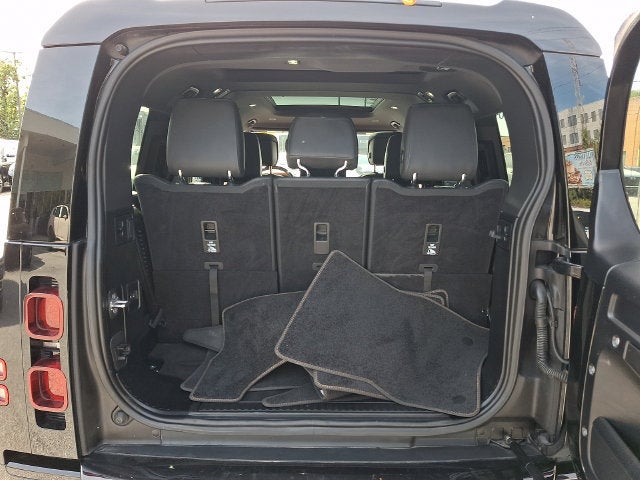 2023 Land Rover Defender 130 X-Dynamic SE
