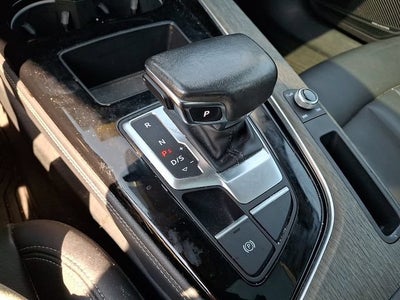 2022 Audi A4 Premium Plus 40 TFSI quattro S tronic