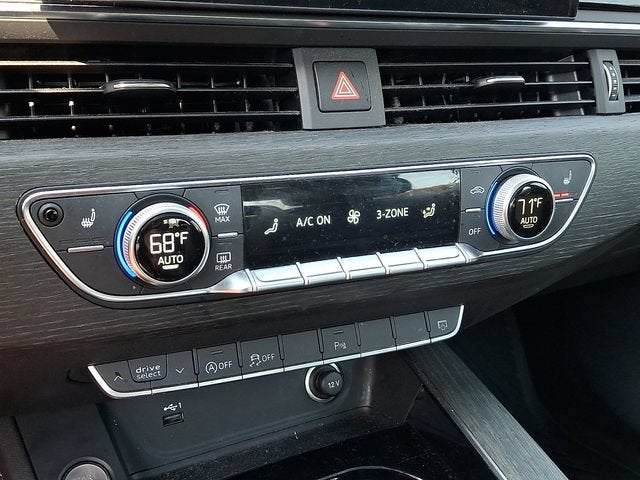 2022 Audi A4 Premium Plus 40 TFSI quattro S tronic