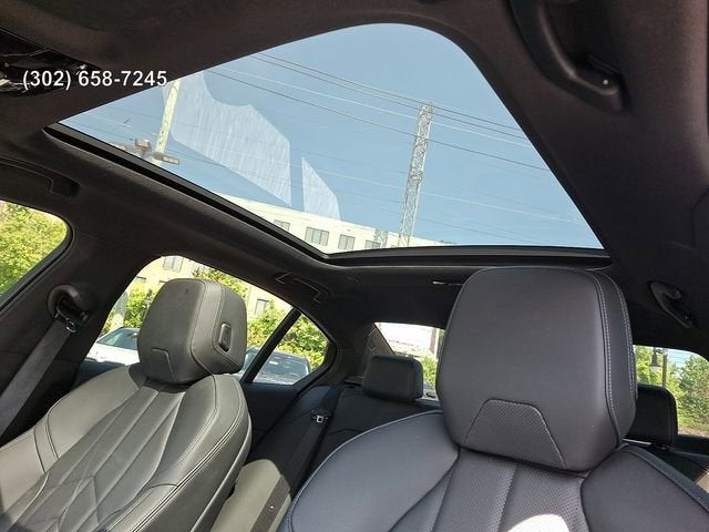 2025 BMW 5 Series 550e xDrive