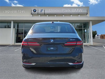 2025 BMW 5 Series 530i xDrive