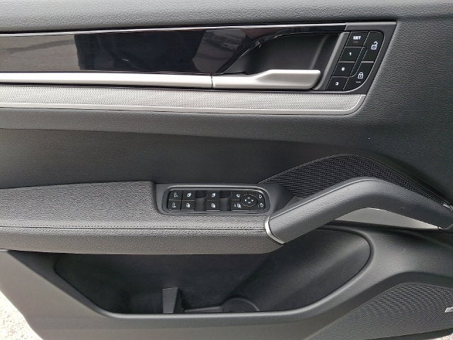 2024 Porsche Cayenne S