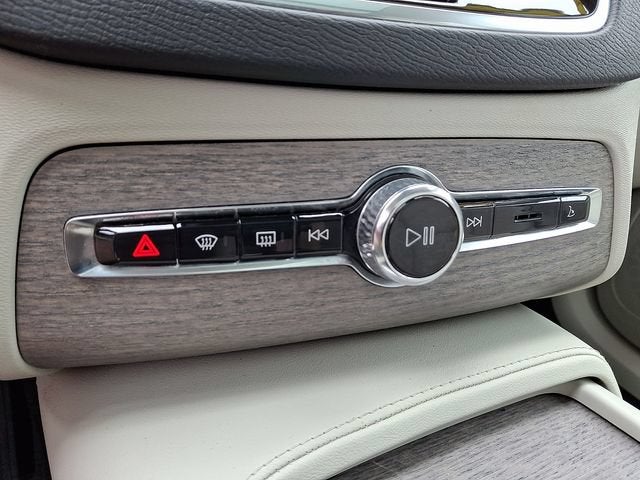 2023 Volvo XC90 B6 Plus 6-Seater