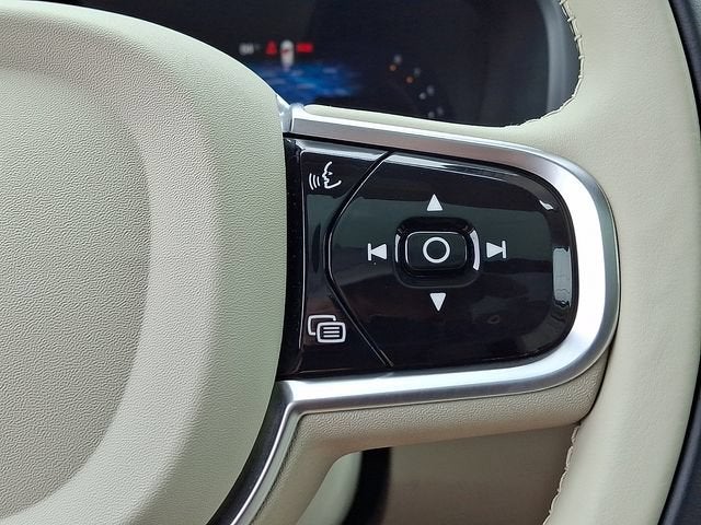 2023 Volvo XC90 B6 Plus 6-Seater