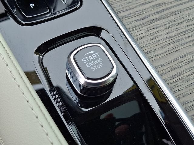 2023 Volvo XC90 B6 Plus 6-Seater