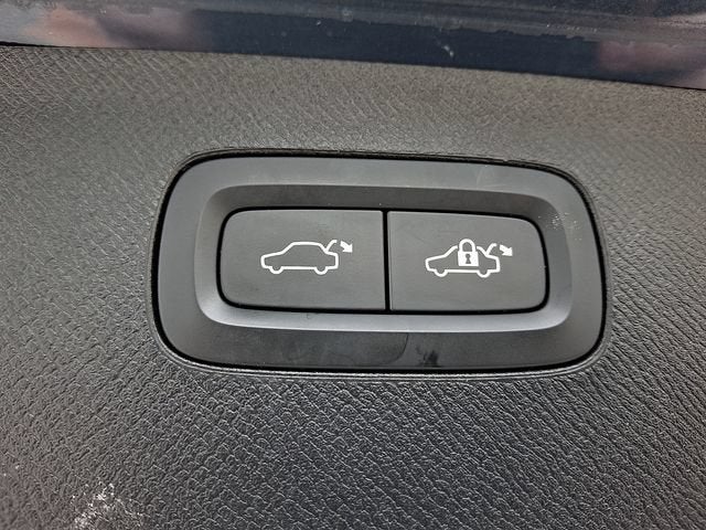 2023 Volvo XC90 B6 Plus 6-Seater