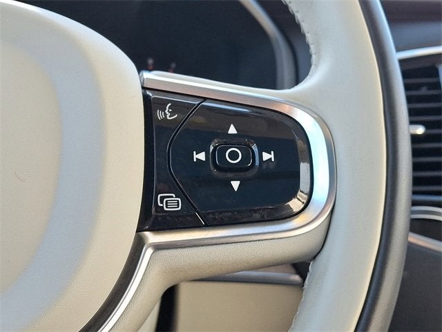 2024 Volvo XC90 Plus Bright Theme