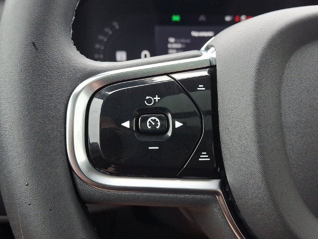 2024 Volvo XC90 B6 Ultimate Bright Theme 6-Seater