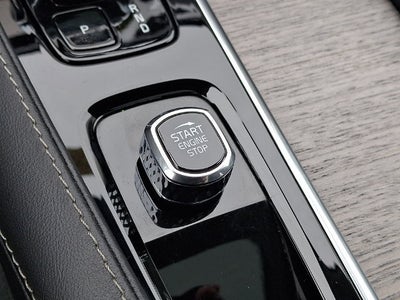 2024 Volvo XC90 B6 Ultimate Bright Theme 6-Seater