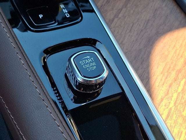 2024 Volvo XC90 B6 Plus Bright Theme 7-Seater