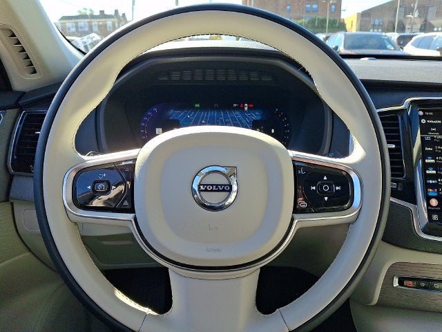 2024 Volvo XC90 B6 Plus Bright Theme 7-Seater