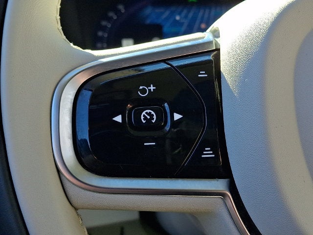 2024 Volvo XC90 B6 Plus Bright Theme 7-Seater