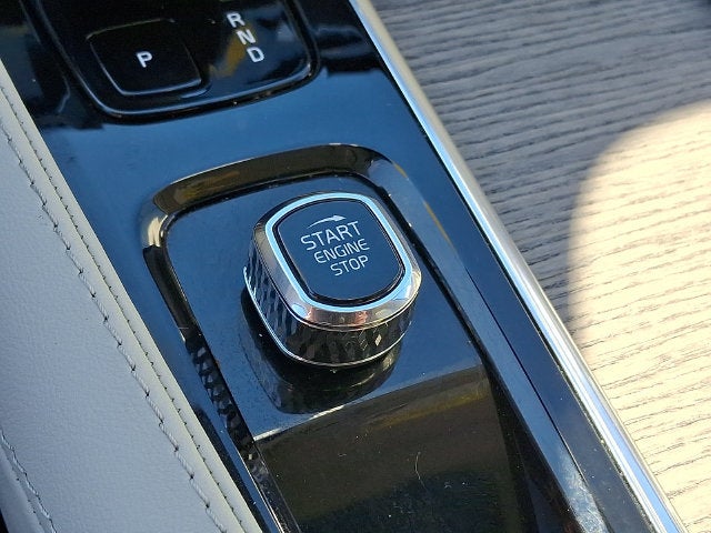 2024 Volvo XC90 B6 Plus Bright Theme 7-Seater