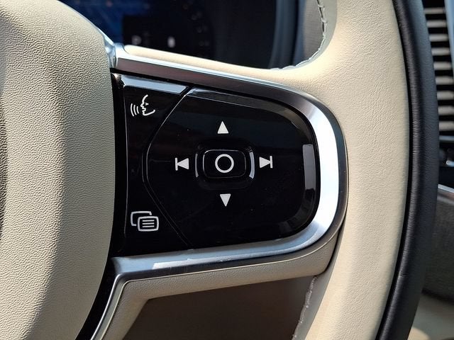 2024 Volvo XC90 B6 Plus Bright Theme 7-Seater