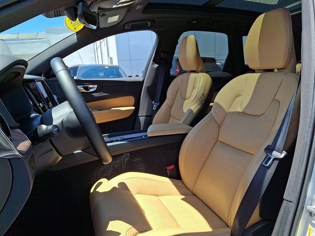 2023 Volvo XC60 Ultimate Dark Theme