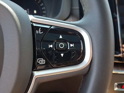 2023 Volvo XC60 Ultimate Dark Theme
