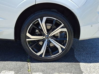 2023 Volvo XC60 Ultimate Dark Theme
