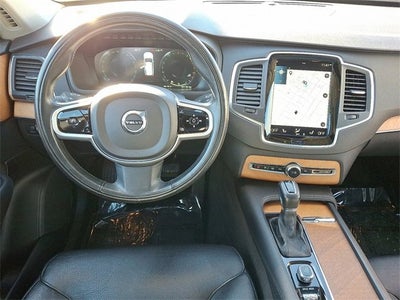 2021 Volvo XC90 Momentum