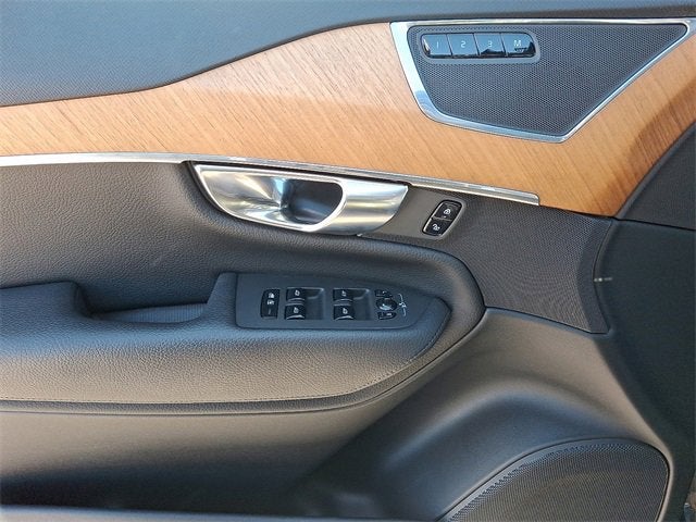 2021 Volvo XC90 Momentum