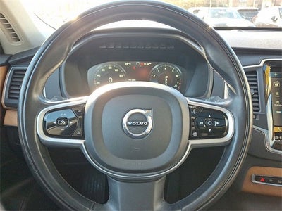 2021 Volvo XC90 Momentum