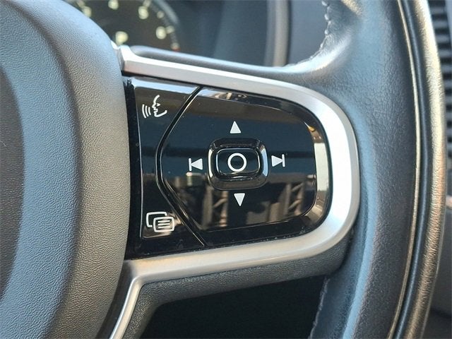 2021 Volvo XC90 Momentum