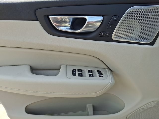 2021 Volvo XC60 Recharge Plug-In Hybrid T8 Inscription