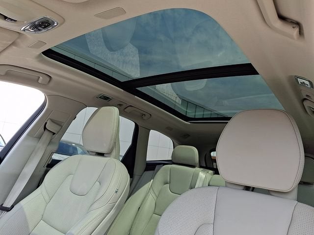 2021 Volvo XC60 Recharge Plug-In Hybrid T8 Inscription