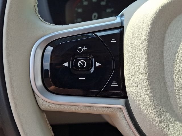 2021 Volvo XC60 Recharge Plug-In Hybrid T8 Inscription