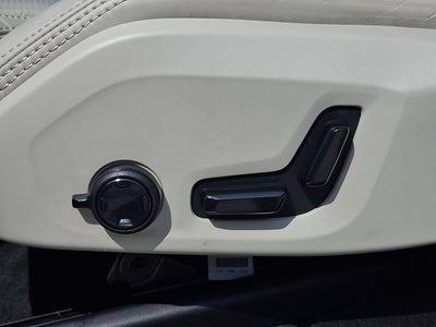 2021 Volvo XC60 Recharge Plug-In Hybrid T8 Inscription