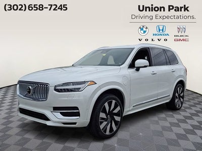 2024 Volvo XC90 Recharge Plug-In Hybrid T8 Plus Bright Theme 7-Seater
