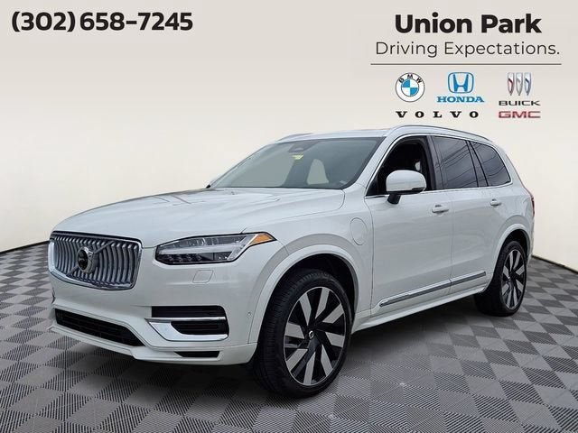 2024 Volvo XC90 Recharge Plug-In Hybrid T8 Plus Bright Theme 7-Seater