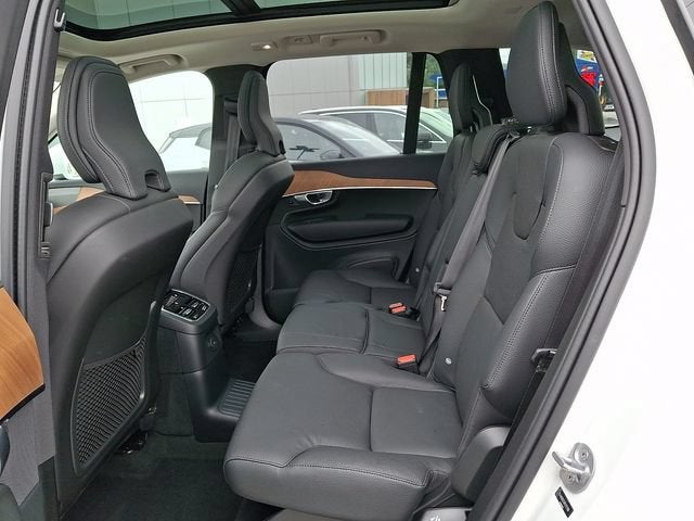 2024 Volvo XC90 Recharge Plug-In Hybrid T8 Plus Bright Theme 7-Seater
