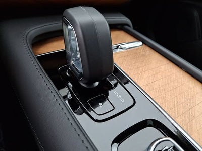 2024 Volvo XC90 Recharge Plug-In Hybrid T8 Plus Bright Theme 7-Seater