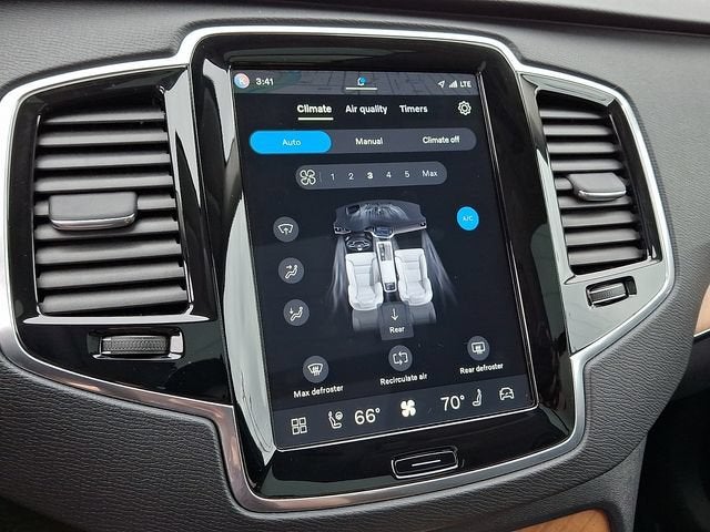 2024 Volvo XC90 Recharge Plug-In Hybrid T8 Plus Bright Theme 7-Seater
