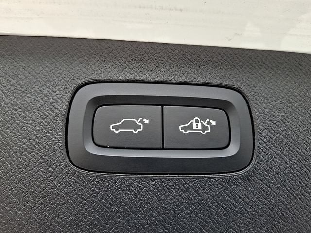 2024 Volvo XC90 Recharge Plug-In Hybrid T8 Plus Bright Theme 7-Seater